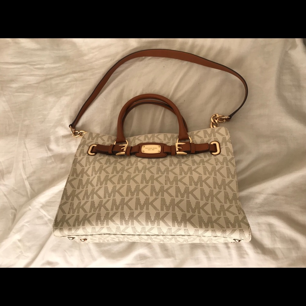 MICHAEL KORS PURSE!